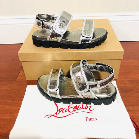 CHRISTIAN LOUBOUTIN
Lock Cool Metallic Embossed Dad Sandals - Picture 3 of 8